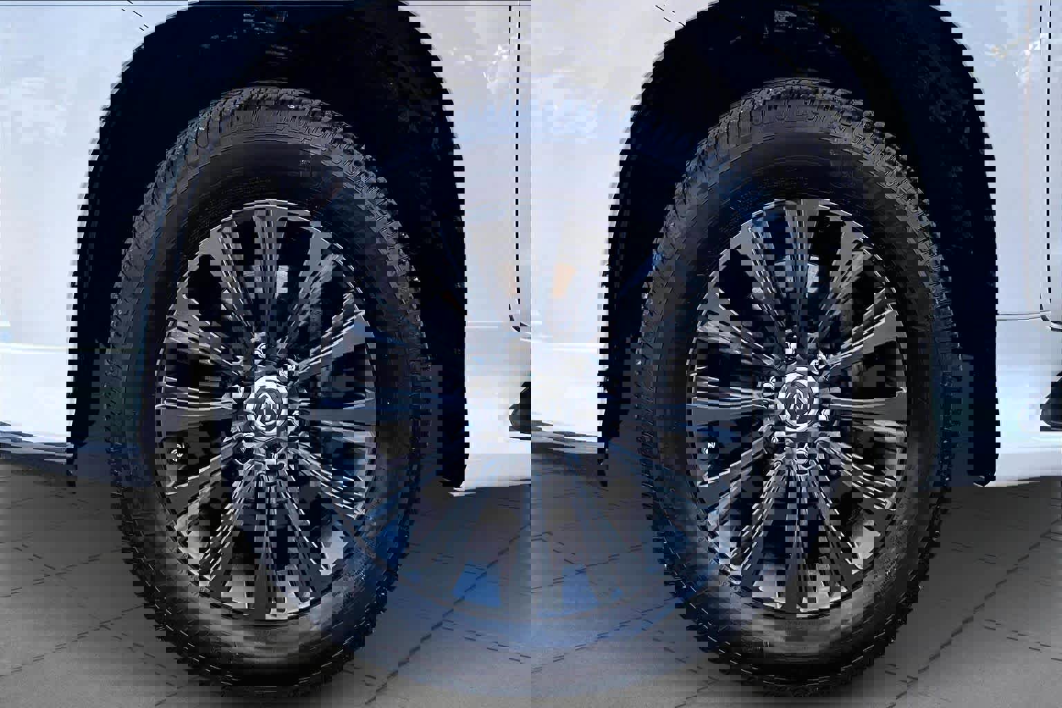 Used 2023 Lexus GX 460 Luxury w/ Sport Design Package image 11