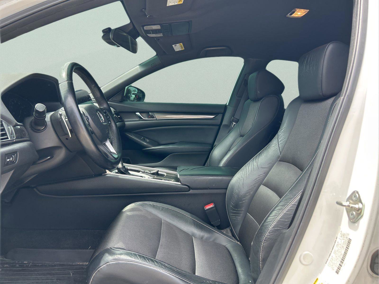 Used 2018 Honda Accord Sport image 9