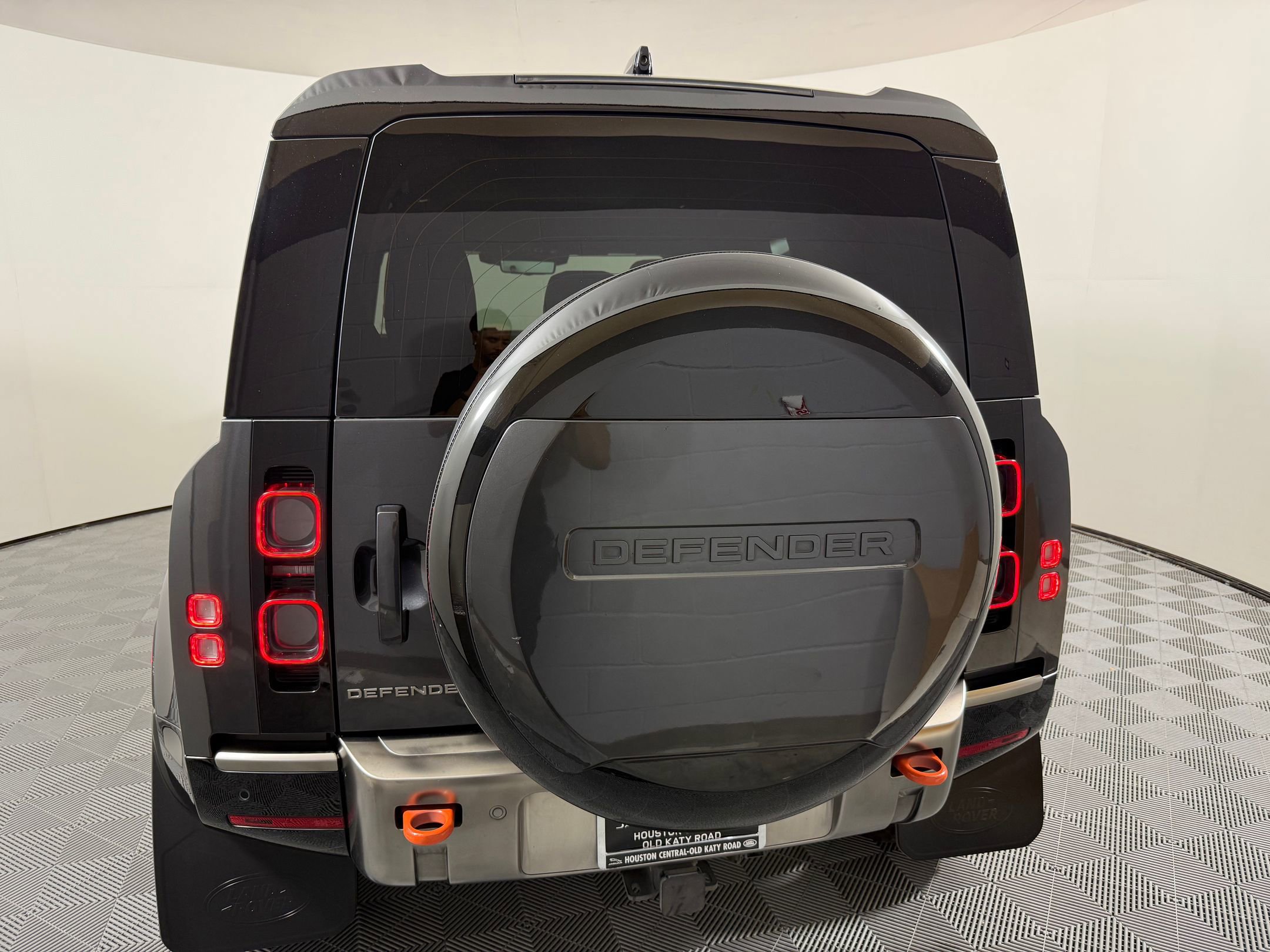 Used 2024 Land Rover Defender 110 X image 9