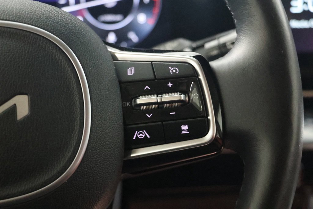 Used 2023 Kia Carnival SX Prestige FWD image 22