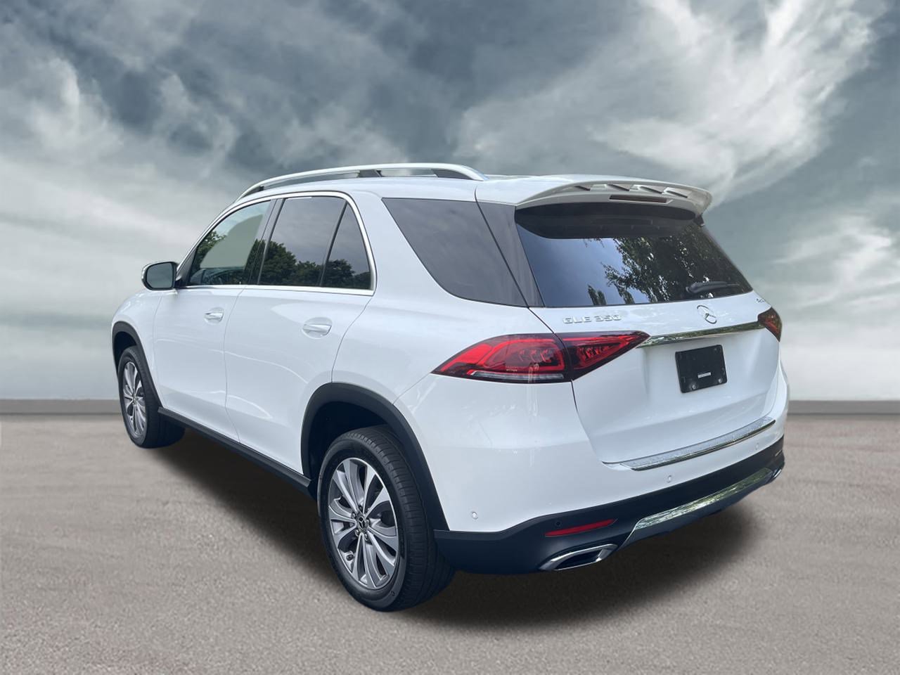 Used 2022 Mercedes-Benz GLE 350 4MATIC image 3