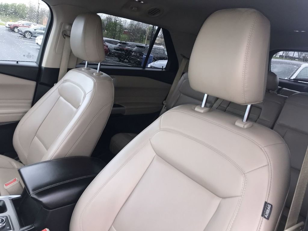 Used 2021 Ford Explorer XLT w/ Equipment Group 202A image 11