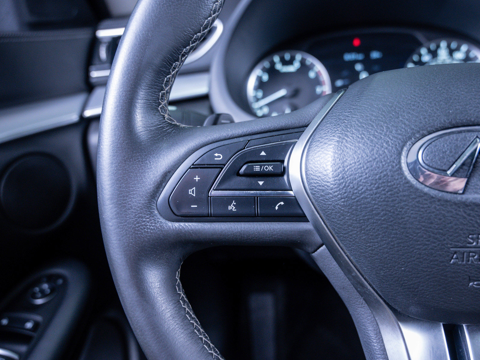 Used 2019 INFINITI QX50 Luxe w/ Navigation Package image 22