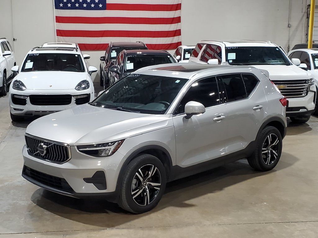 Used 2025 Volvo XC40 B5 Core AWD/4WD image 40
