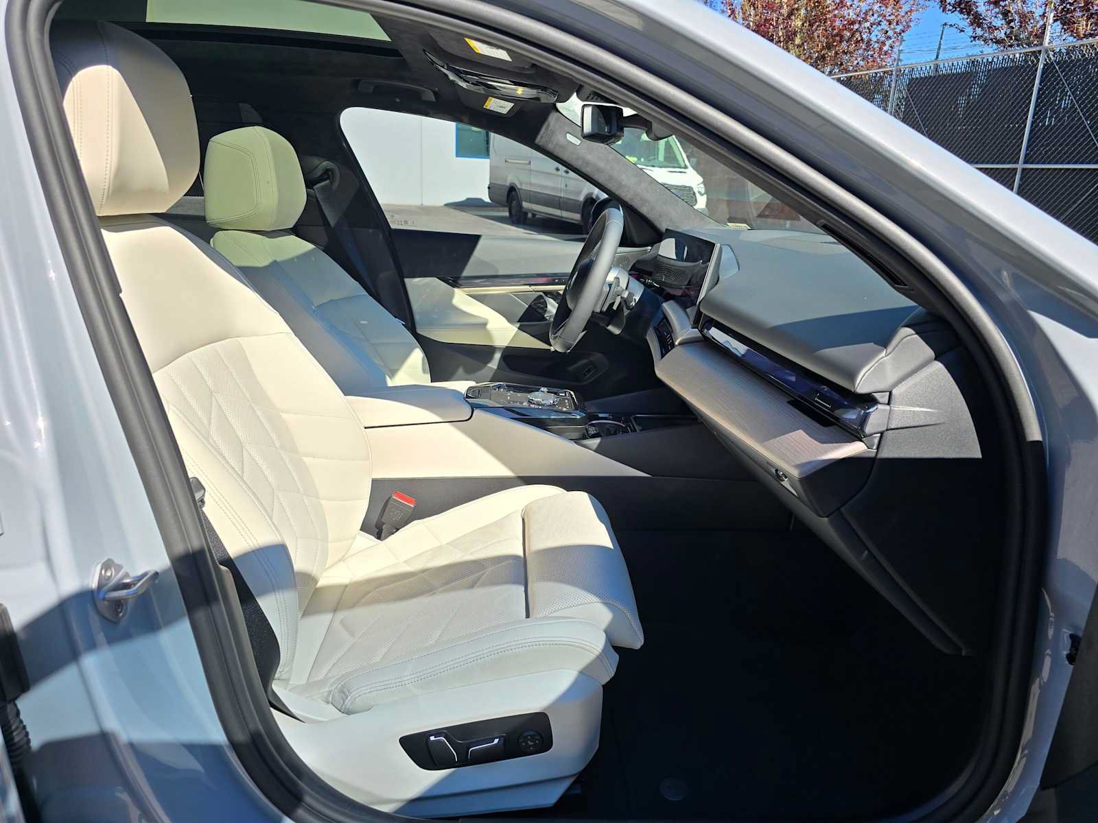 Used 2026 BMW 540i xDrive w/ Executive Package AWD/4WD image 11