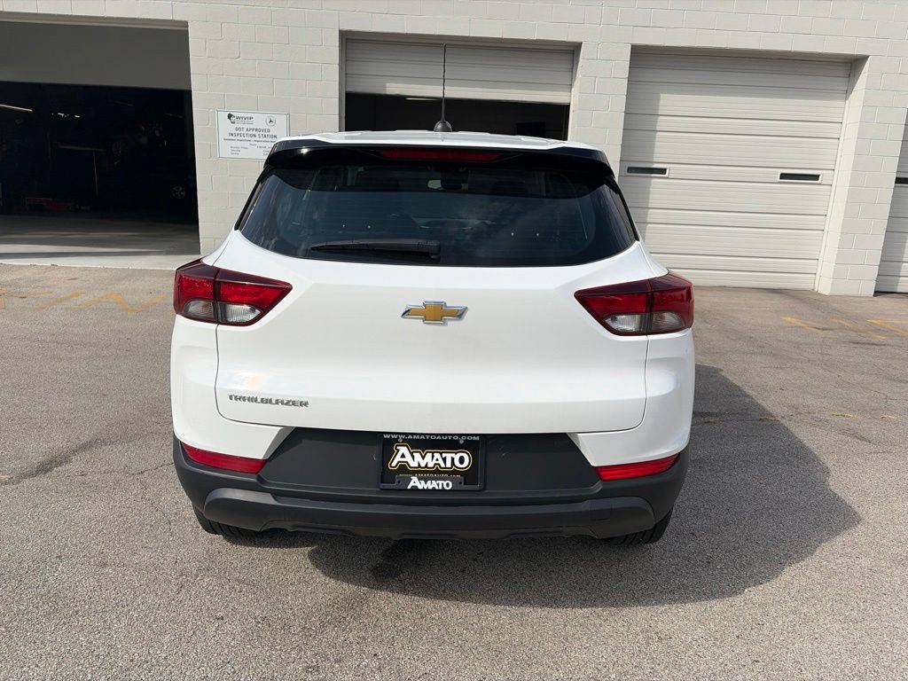 Used 2023 Chevrolet TrailBlazer LS FWD image 4