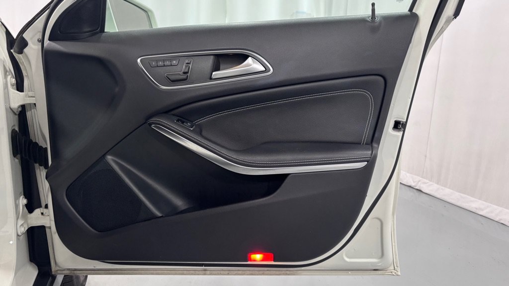 Used 2015 Mercedes-Benz GLA 250 4MATIC image 20