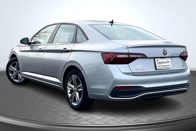Used 2024 Volkswagen Jetta SE image 4
