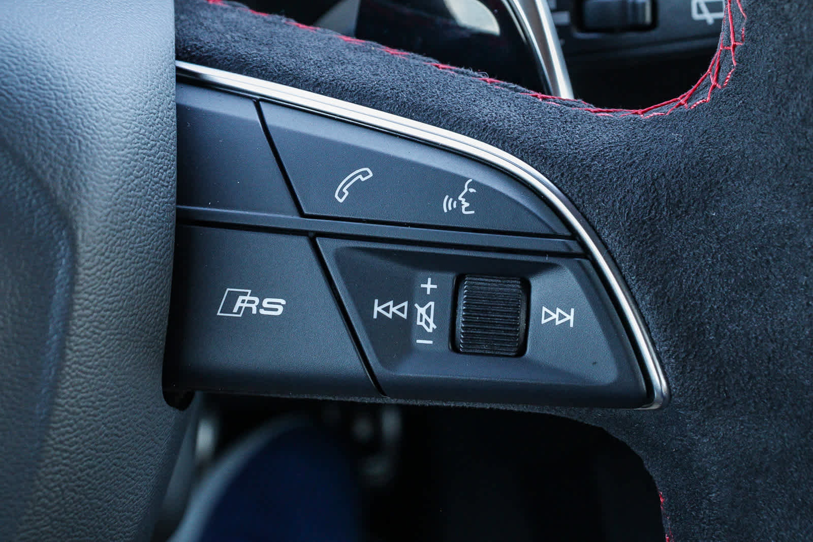 New 2025 Audi RS Q8 performance image 26