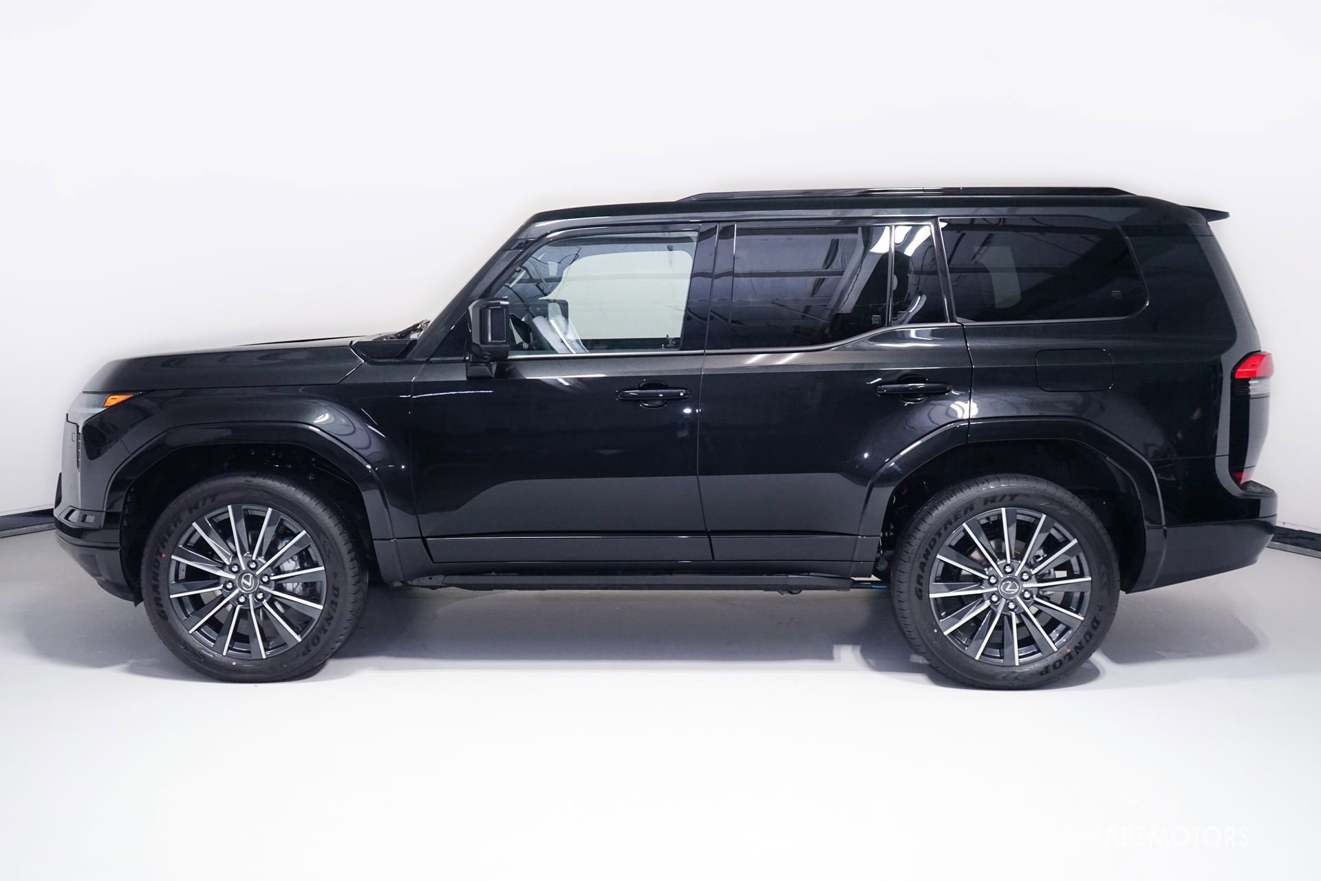 Used 2026 Lexus GX 550 w/ Cold Area Package AWD/4WD image 5