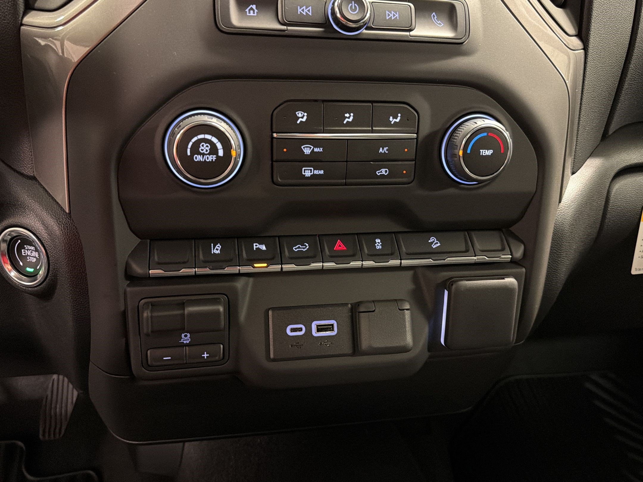 New 2026 Chevrolet Silverado 2500 Custom w/ Custom Value Package AWD/4WD image 18