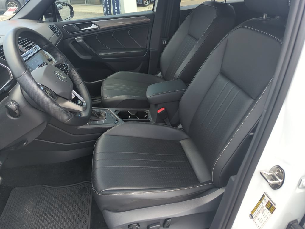 Certified 2023 Volkswagen Tiguan SE R-Line FWD image 12