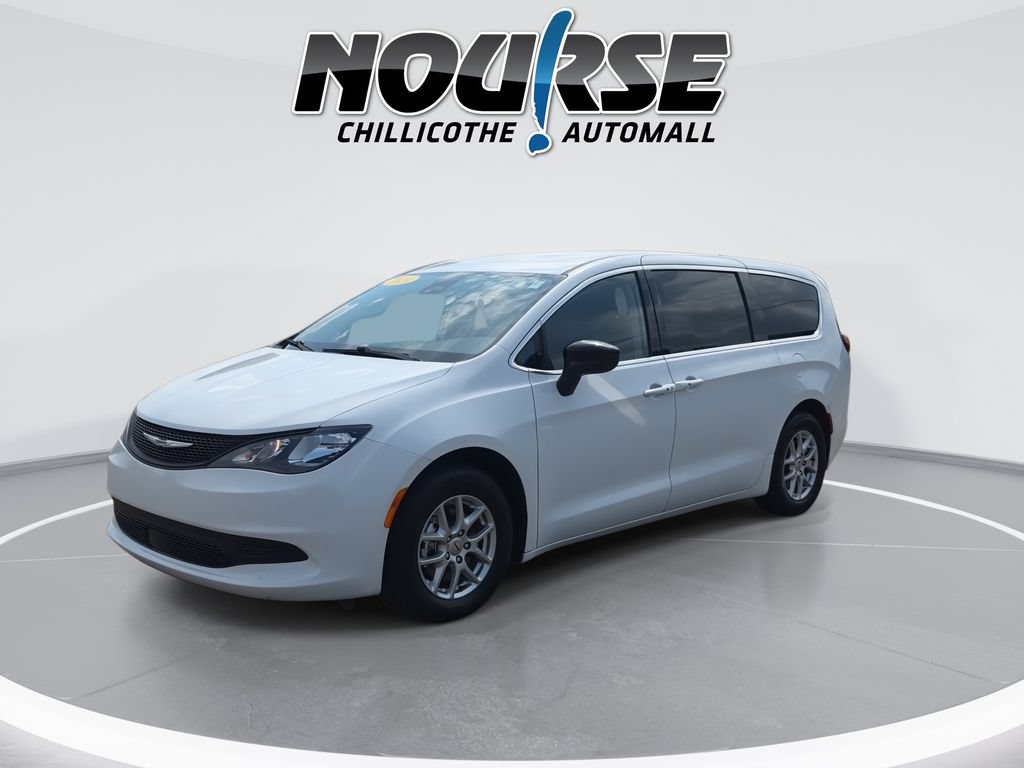 Used 2024 Chrysler Voyager LX FWD image 4