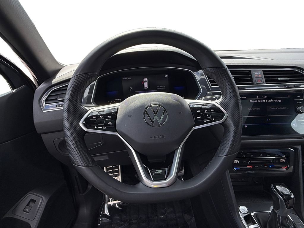 Used 2022 Volkswagen Tiguan SE R-Line AWD/4WD image 12