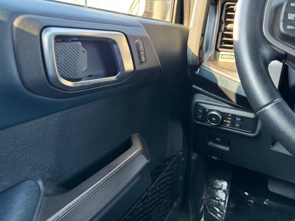 Certified 2022 Ford Bronco Outer Banks w/ Sasquatch Package AWD/4WD image 31
