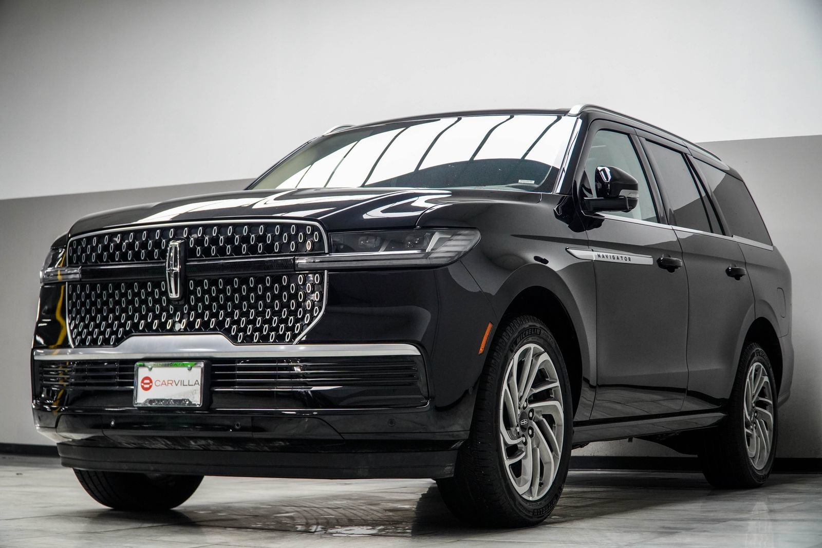 Used 2025 Lincoln Navigator Reserve AWD/4WD image 10