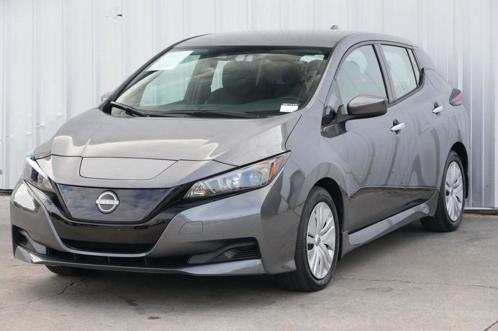 Used 2025 Nissan Leaf S image 39