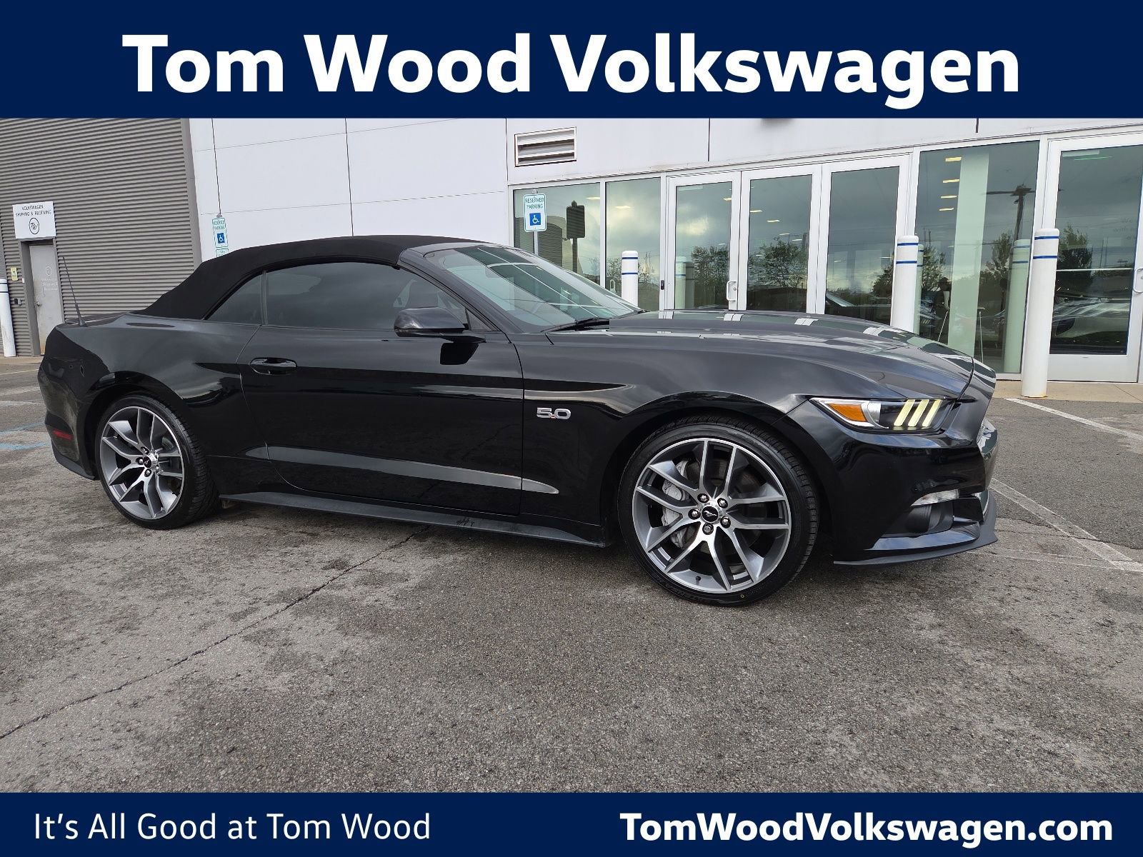 Used 2017 Ford Mustang GT Premium w/ Equipment Group 401A RWD image 1