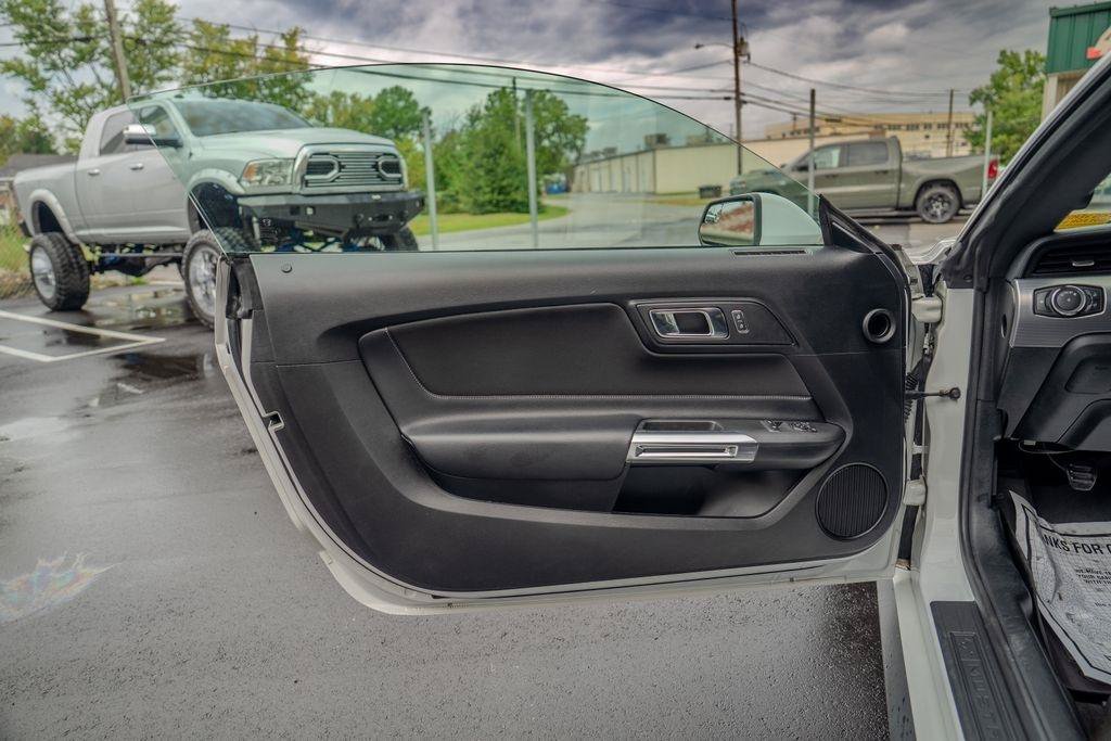 Used 2019 Ford Mustang GT RWD image 11