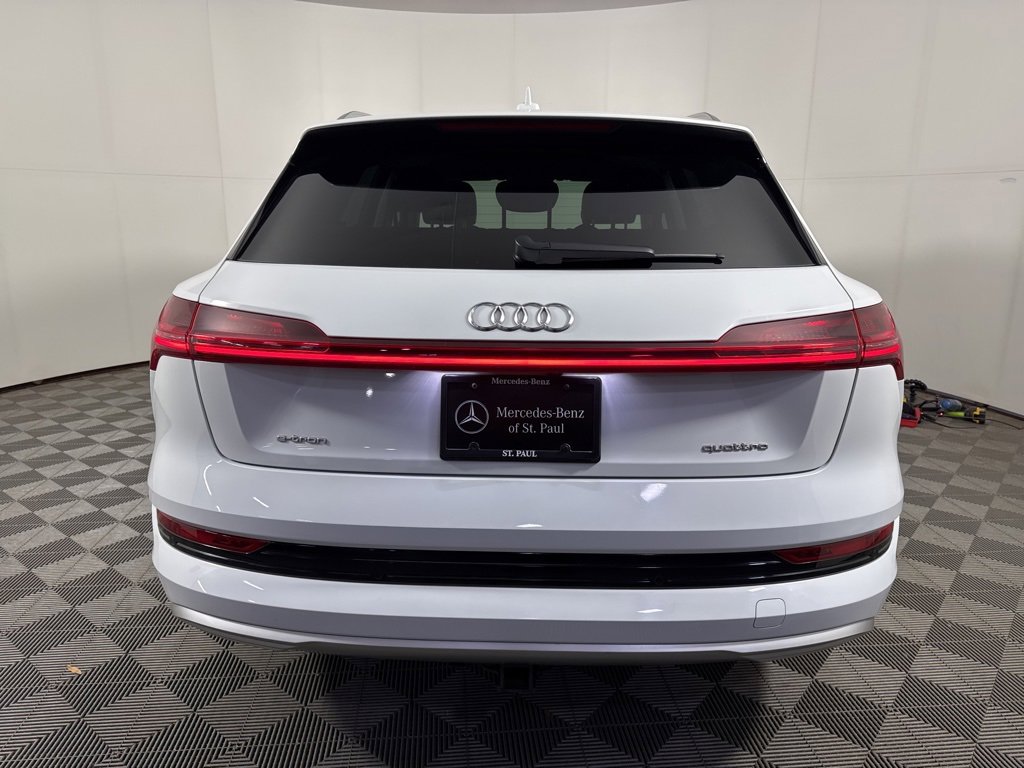 Used 2021 Audi e-tron Prestige w/ Prestige Package image 4