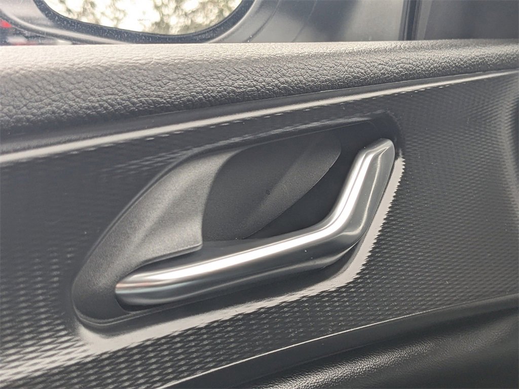 Used 2024 Jeep Grand Cherokee Laredo X image 30