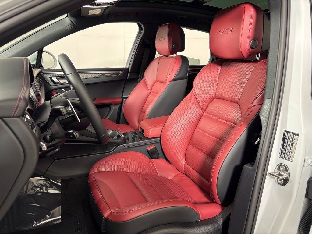 Used 2026 Porsche Macan GTS AWD/4WD image 5