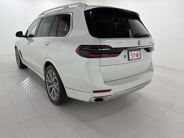 Used 2026 BMW X7 xDrive40i image 3