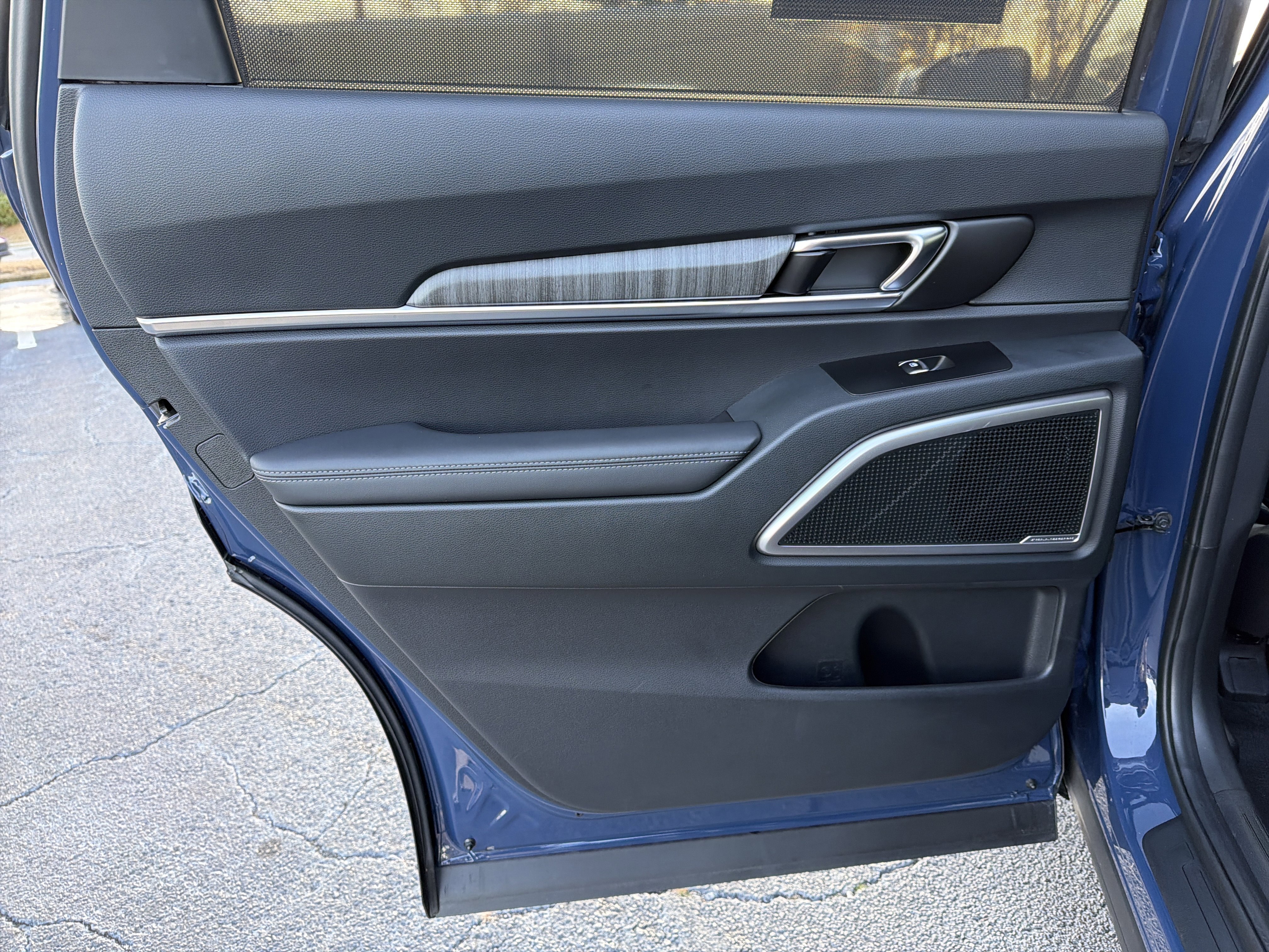 Used 2025 Kia Telluride EX image 23