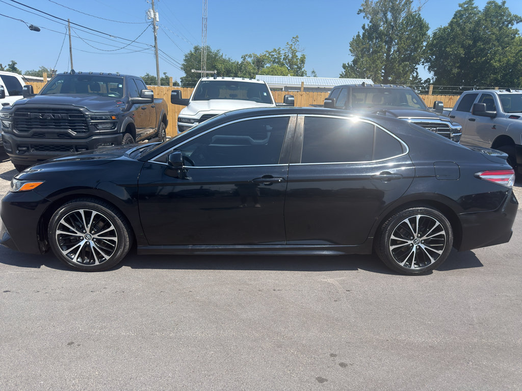 Used 2019 Toyota Camry SE FWD video 1
