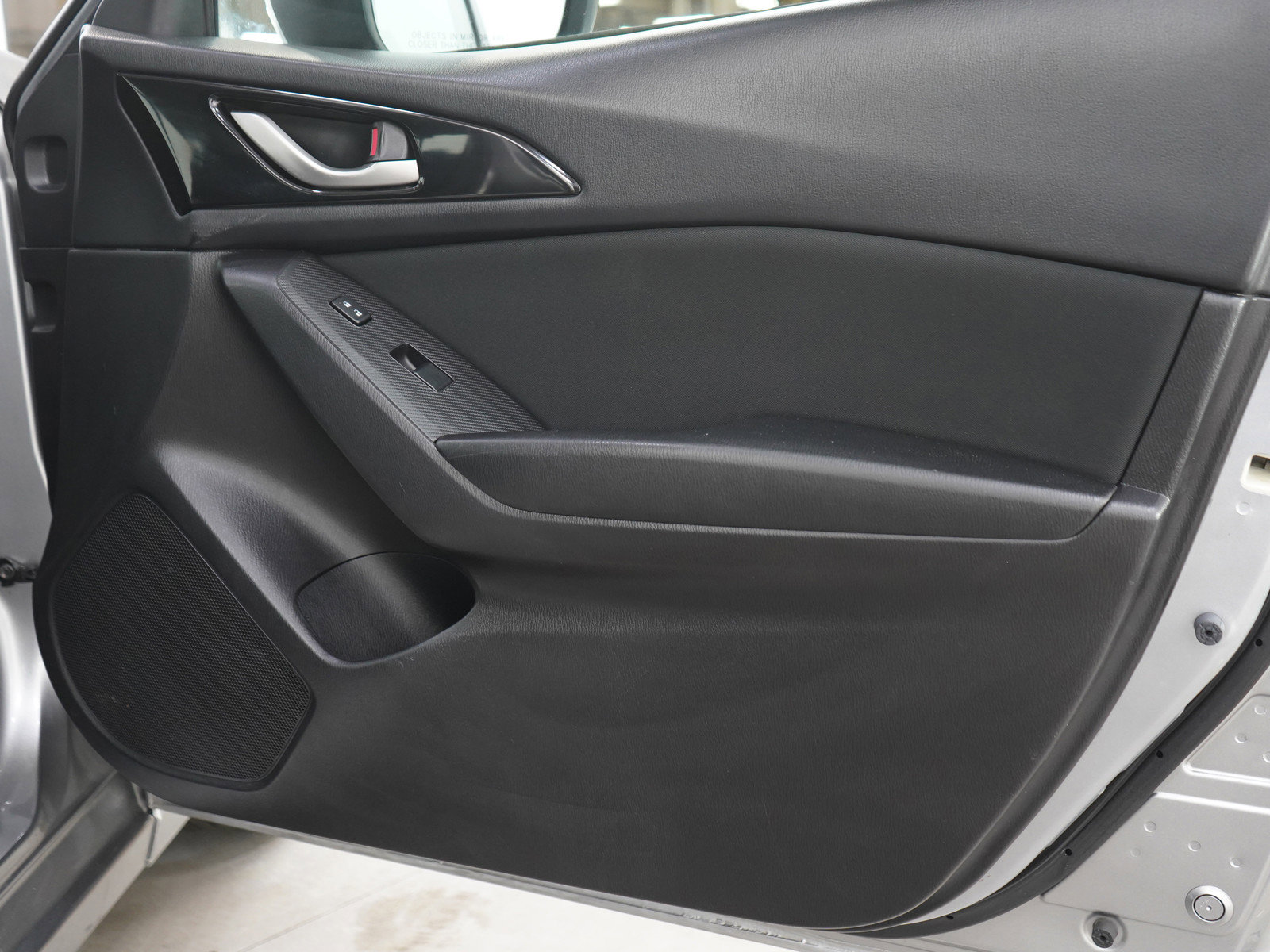 Used 2015 MAZDA MAZDA3 i Touring FWD image 9