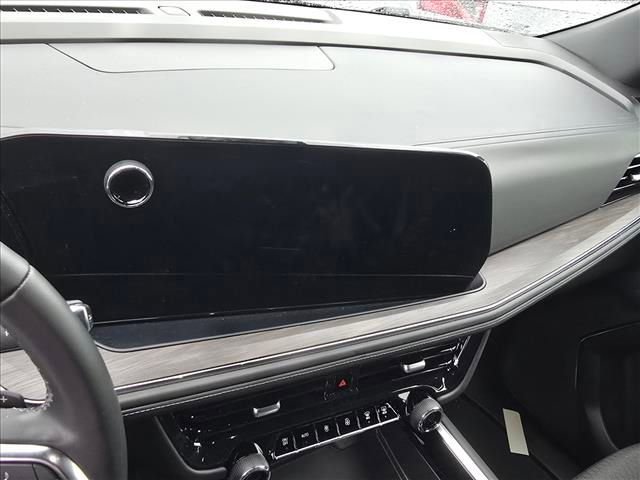 Certified 2025 Chevrolet Suburban LS image 27