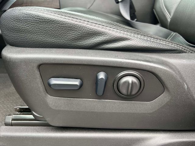 Used 2023 GMC Sierra 3500 Denali w/ Technology Package image 21