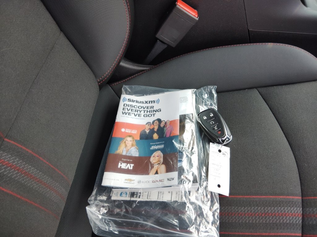 Used 2023 Chevrolet Equinox RS w/ LPO, Floor Liner Package FWD image 33