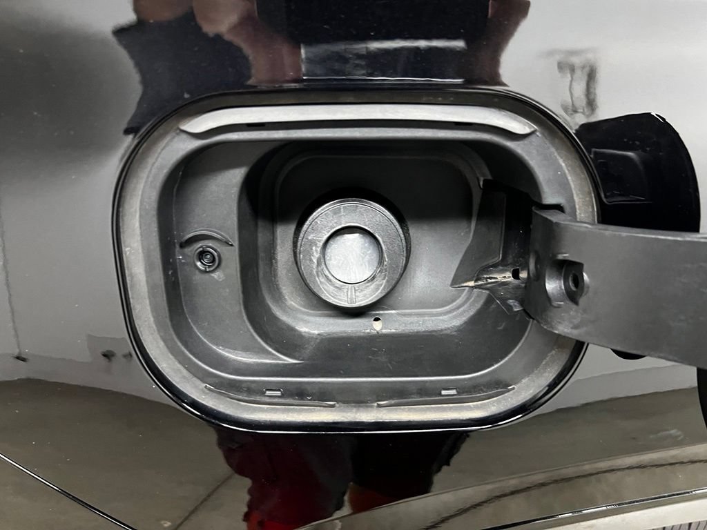 Certified 2025 Buick Envision Sport Touring AWD/4WD image 36