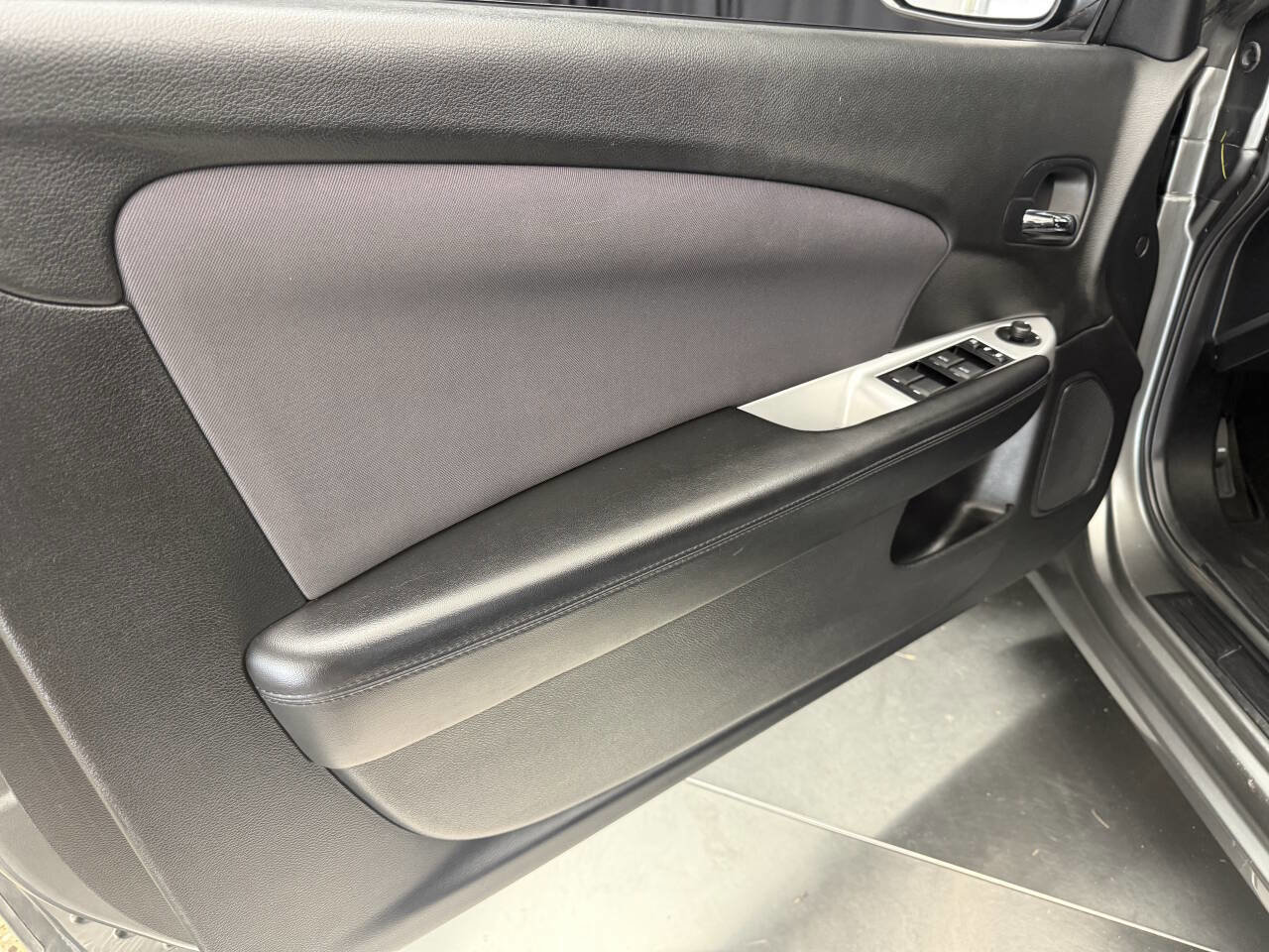 Used 2013 Chrysler 200 Touring image 17