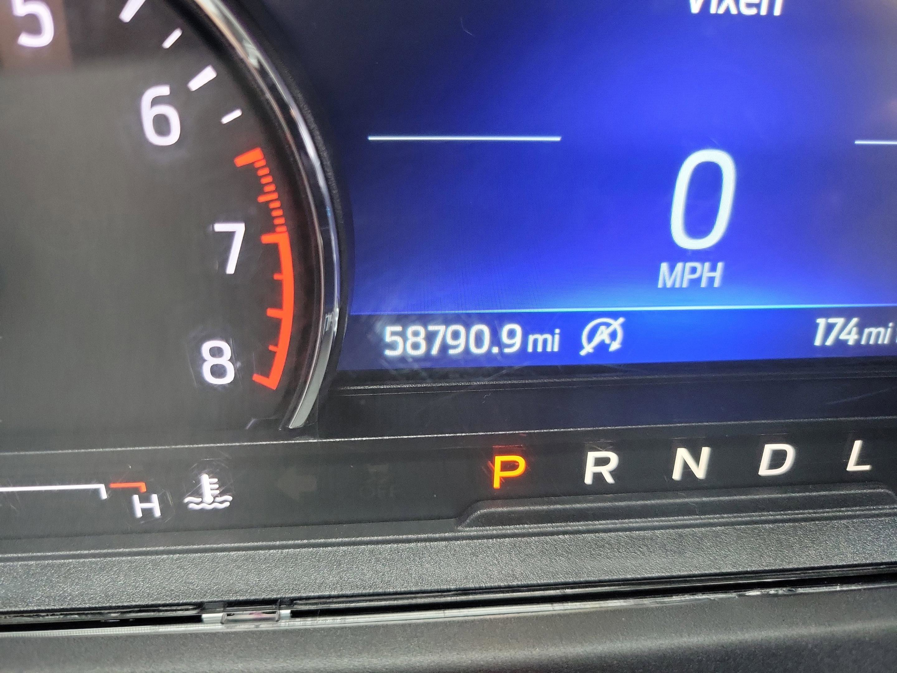 Used 2021 Ford Explorer XLT w/ Equipment Group 202A AWD/4WD image 26