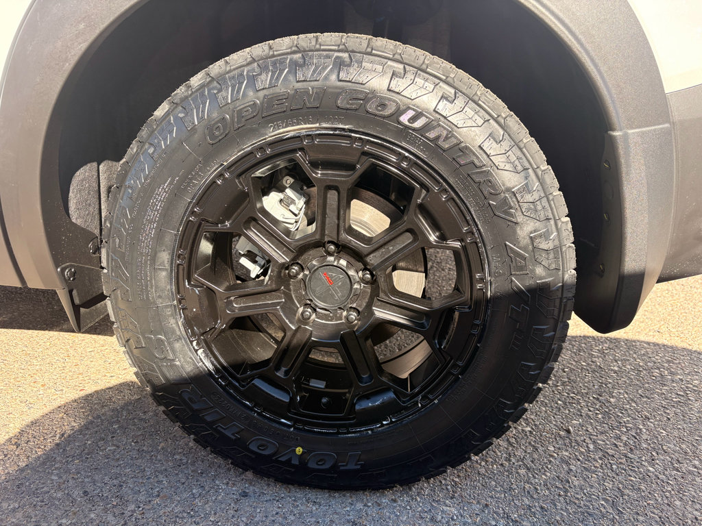 New 2026 Nissan Kicks SR w/ Cold Weather Package AWD/4WD image 10