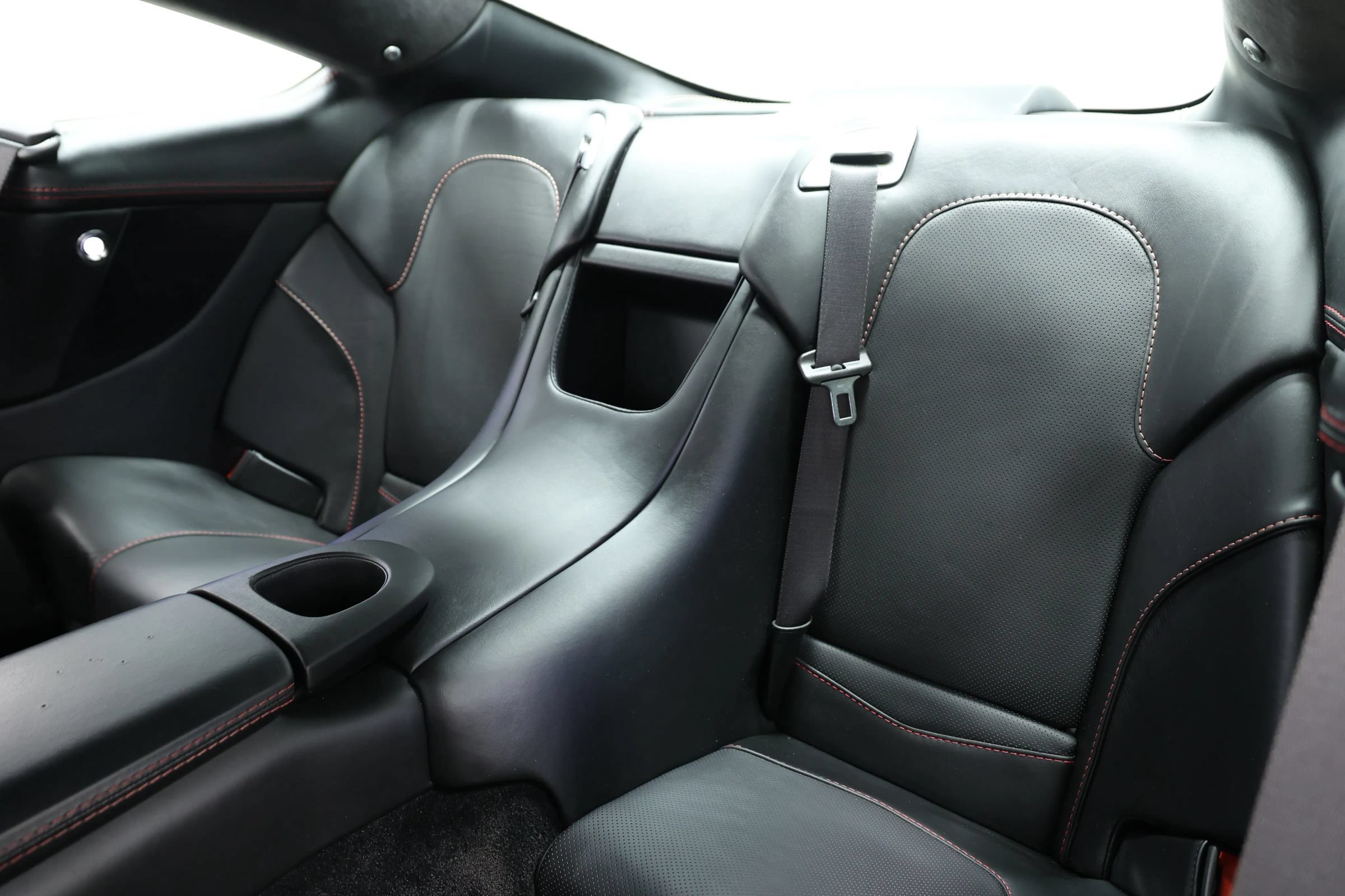 Used 2014 Aston Martin Vanquish Coupe RWD image 47