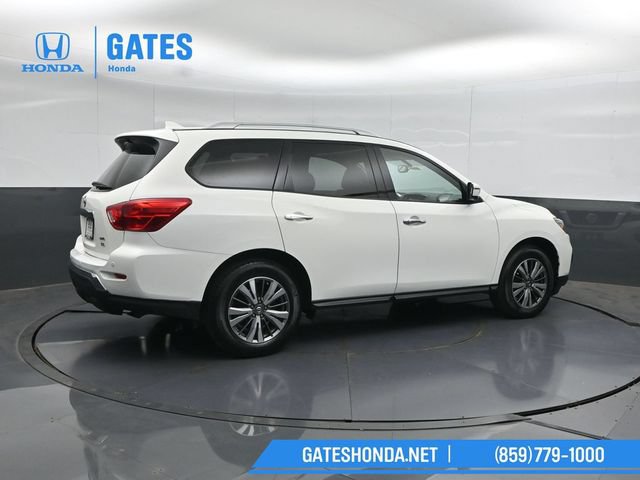 Used 2019 Nissan Pathfinder SL AWD/4WD image 2
