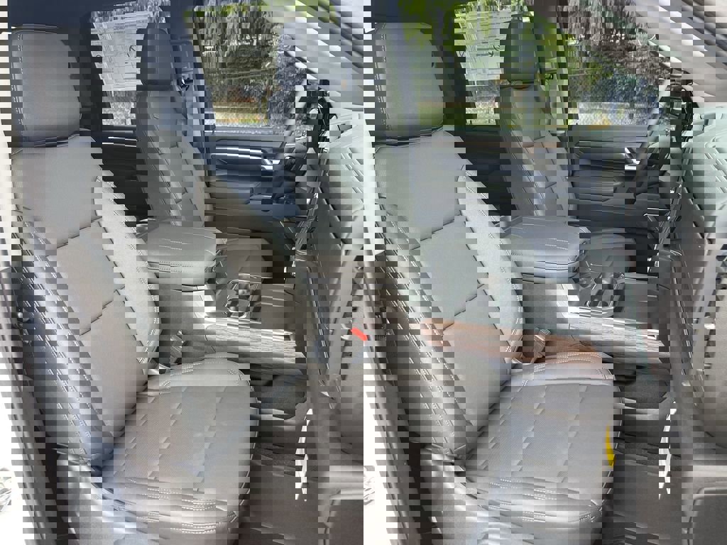 New 2026 GMC Sierra 3500 SLT w/ SLT Premium Package image 29