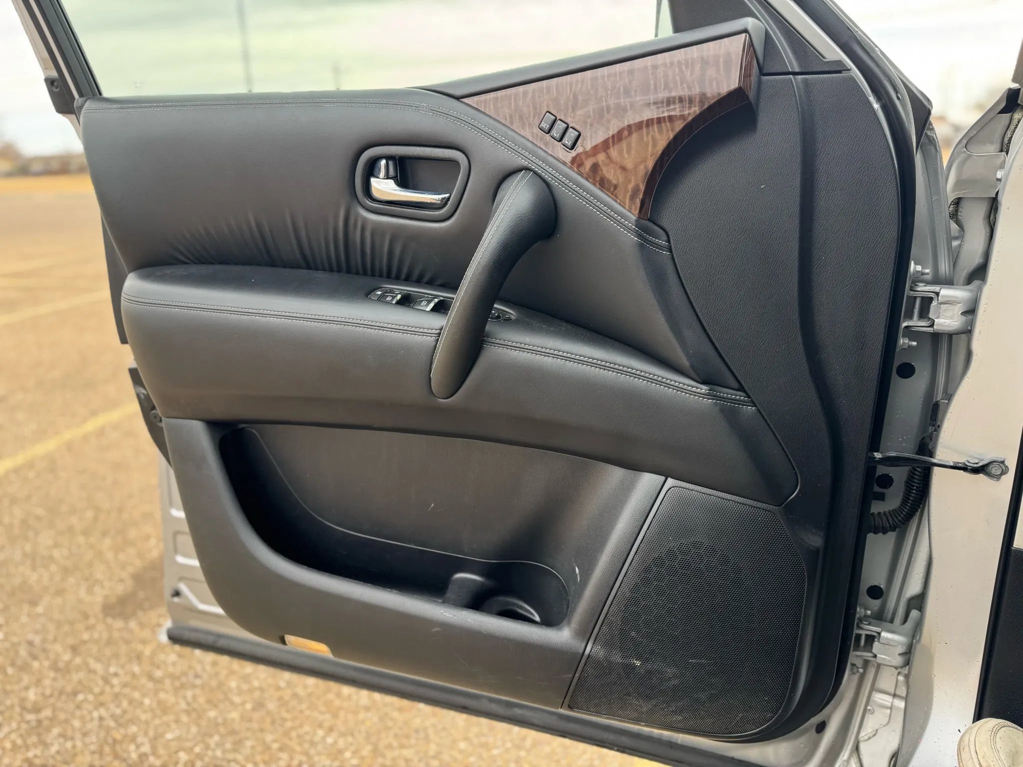 Used 2018 Nissan Armada SL w/ Premium Package image 14