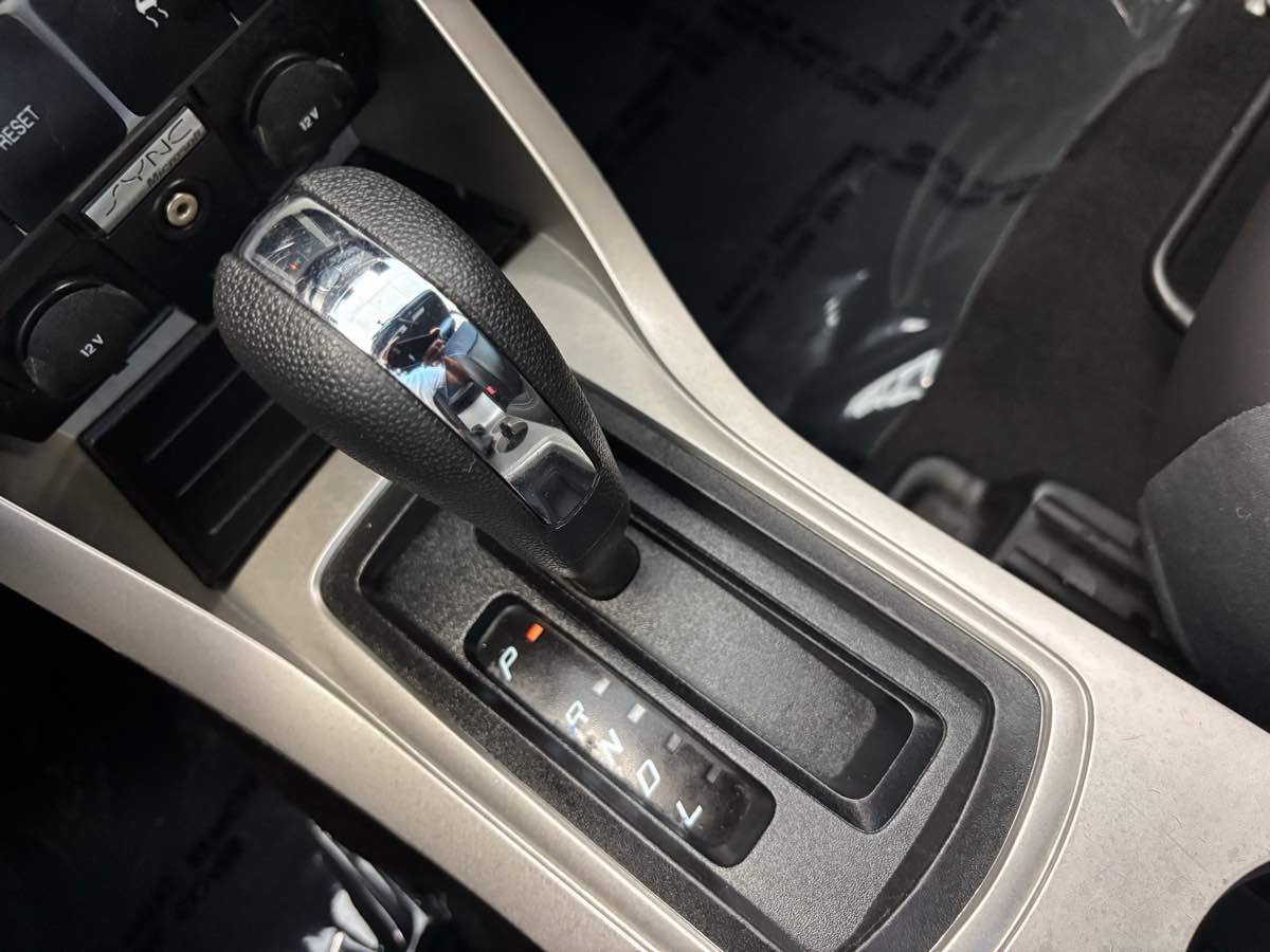 Used 2010 Ford Focus SEL FWD image 17