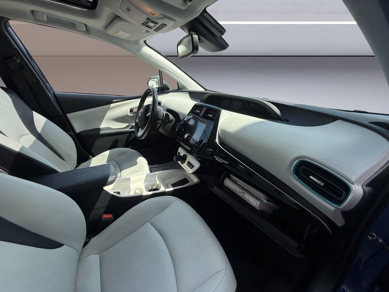 Used 2016 Toyota Prius Four w/ Advanced Technology Package FWD image 34