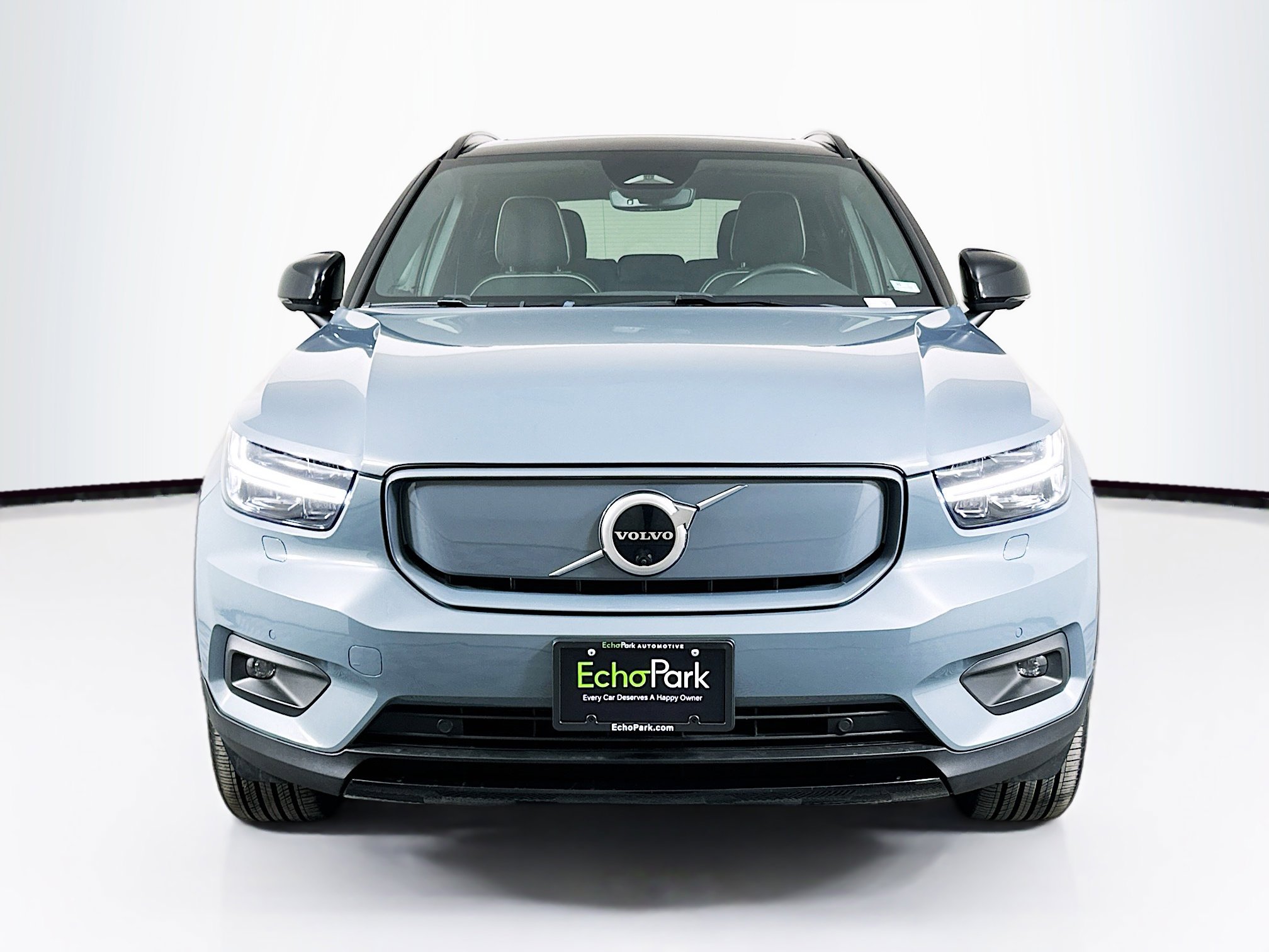 Used 2021 Volvo XC40 P8 Recharge w/ Advanced Package image 2