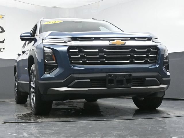 Used 2025 Chevrolet Equinox LT w/ Convenience Package II FWD image 3