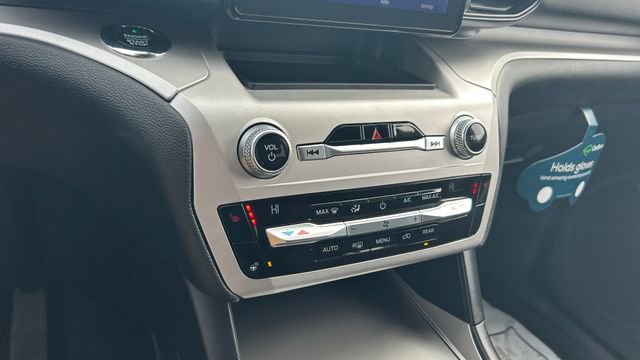 Used 2020 Ford Explorer XLT w/ Comfort Package image 24