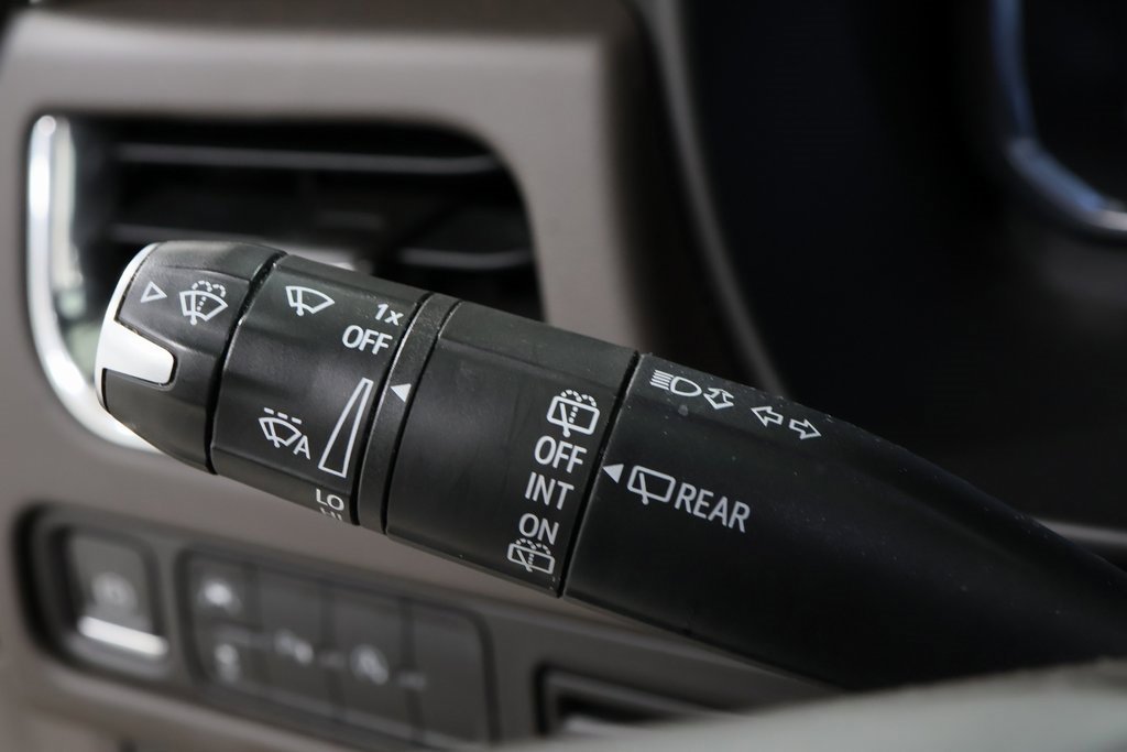 Used 2023 GMC Yukon SLT w/ Max Trailering Package image 17