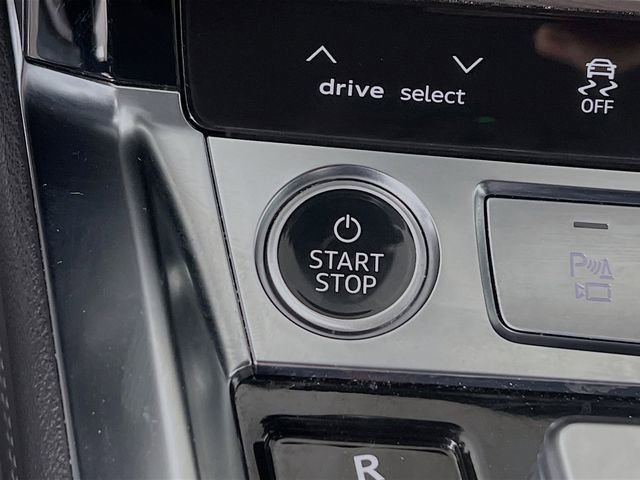 Used 2023 Audi e-tron Premium Plus w/ Premium Plus Package image 18