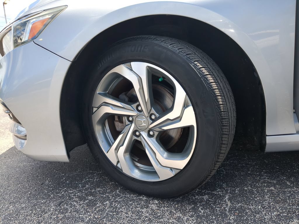 Used 2018 Honda Accord EX image 32