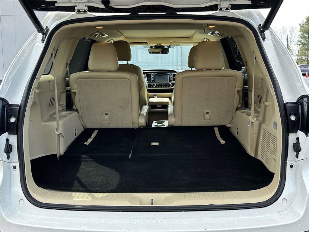 Used 2018 Toyota Highlander Limited Platinum image 8